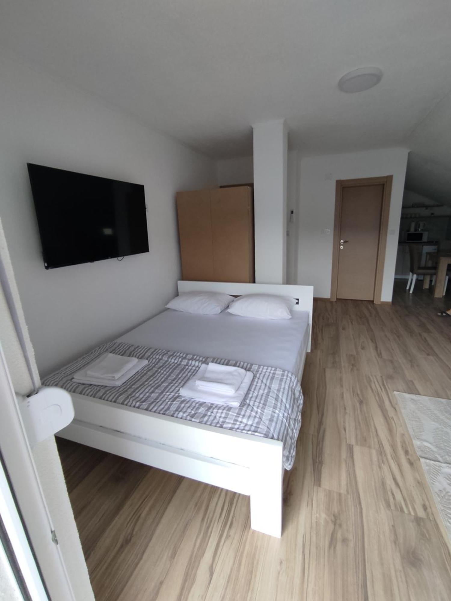View Of The City - Studio Apartment Mostar Esterno foto