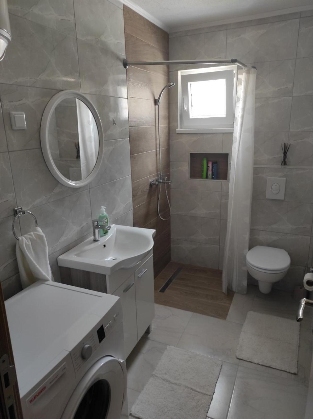 View Of The City - Studio Apartment Mostar Esterno foto